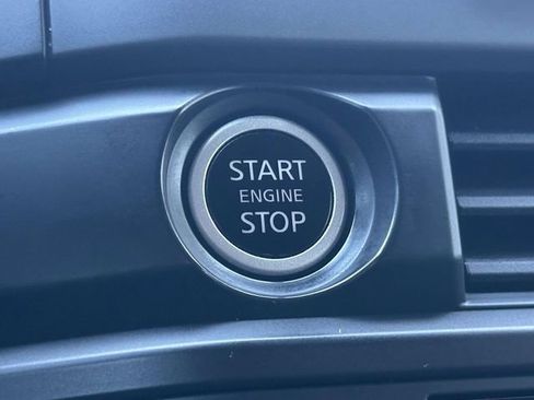 Used 2024 Nissan Pathfinder S image 21