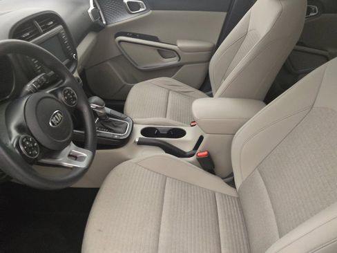 Used 2020 Kia Soul S image 17