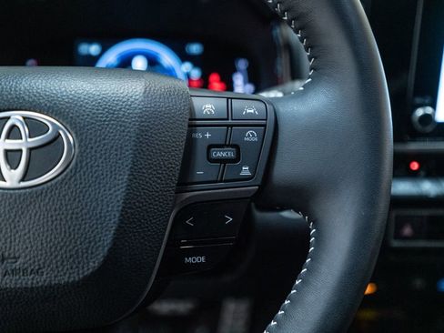 Certified 2025 Toyota Camry SE w/ Convenience Package image 20