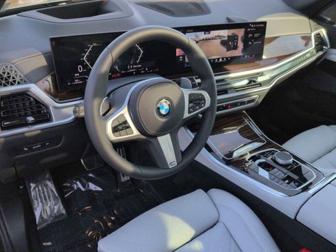 Used 2026 BMW X5 xDrive40i w/ M Sport Package image 10