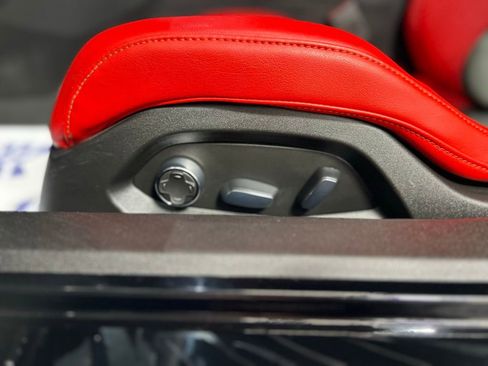 Used 2022 Chevrolet Corvette Stingray Premium Cpe w/ Z51 Performance Package image 16