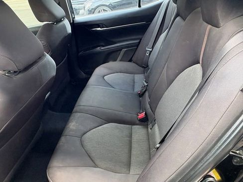 Used 2018 Toyota Camry LE image 13