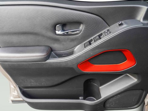 Used 2023 Nissan Frontier PRO-4X w/ Technology Package image 28