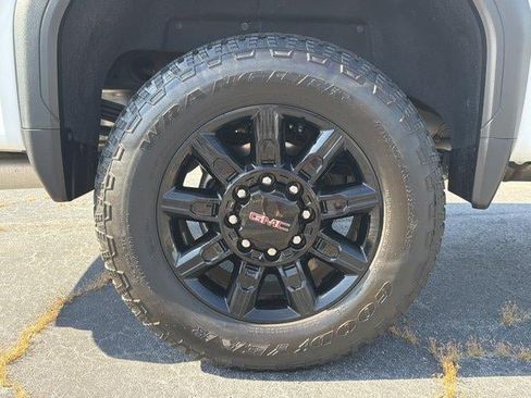 Used 2024 GMC Sierra 2500 AT4 w/ AT4 Premium Plus Package AWD/4WD image 17