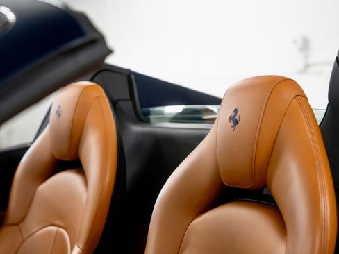 Used 2018 Ferrari 488 Spider image 29