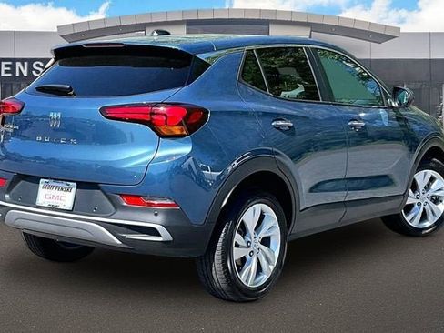 Used 2024 Buick Encore GX Preferred w/ Comfort Package AWD/4WD image 2