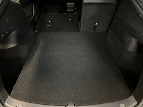 Used 2021 Tesla Model Y Long Range image 14