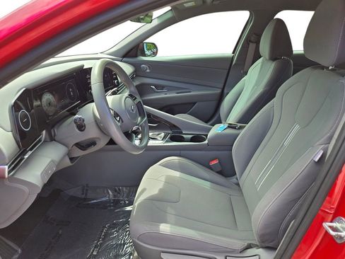 Used 2021 Hyundai Elantra SEL w/ Convenience Package FWD image 17