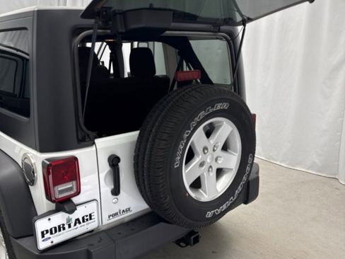 Used 2017 Jeep Wrangler Unlimited Sport w/ Quick Order Package 24S AWD/4WD image 45