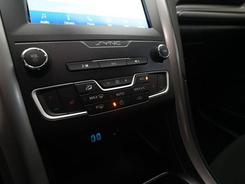 Used 2020 Ford Fusion SE image 20