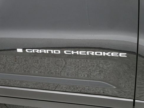 Certified 2022 Jeep Grand Cherokee L Limited image 52