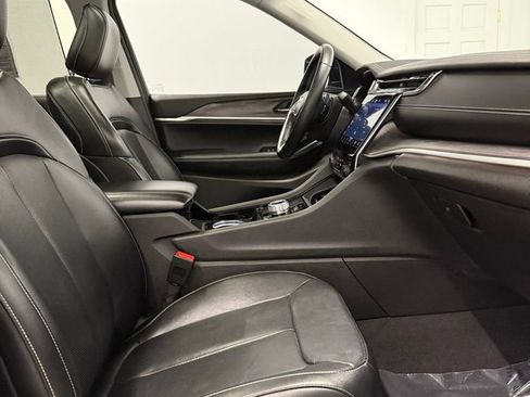 Used 2021 Jeep Grand Cherokee L Limited w/ Luxury Tech Group II image 18