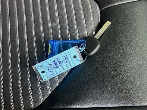 Used 2024 Toyota Camry SE image 34