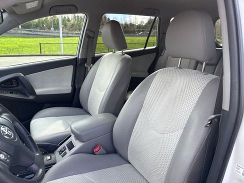 Used 2014 Toyota RAV4 EV FWD image 20