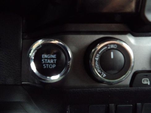 Used 2018 Toyota Tacoma TRD Off-Road image 22