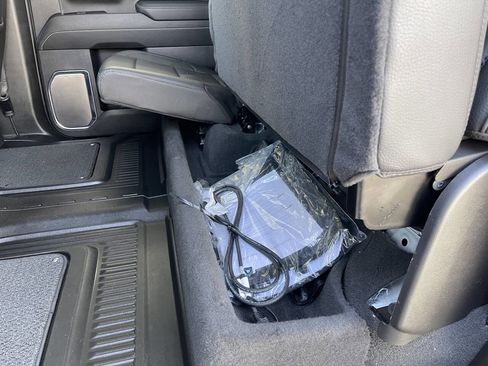 Used 2024 GMC Sierra 3500 Denali w/ Technology Package image 15