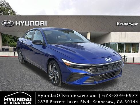 Certified 2025 Hyundai Elantra Sport FWD image 1