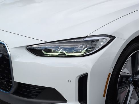 Used 2023 BMW i4 eDrive35 RWD image 6