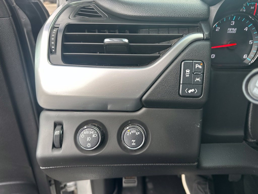 Used 2020 Chevrolet Suburban Premier AWD/4WD image 19