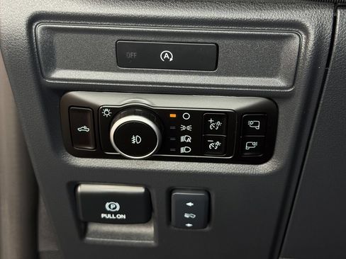 Used 2025 Ford F150 Lariat AWD/4WD image 19