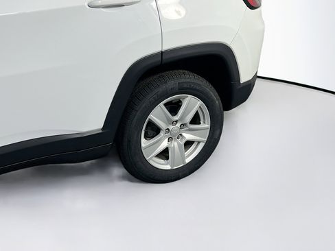 Used 2022 Jeep Compass Latitude image 27