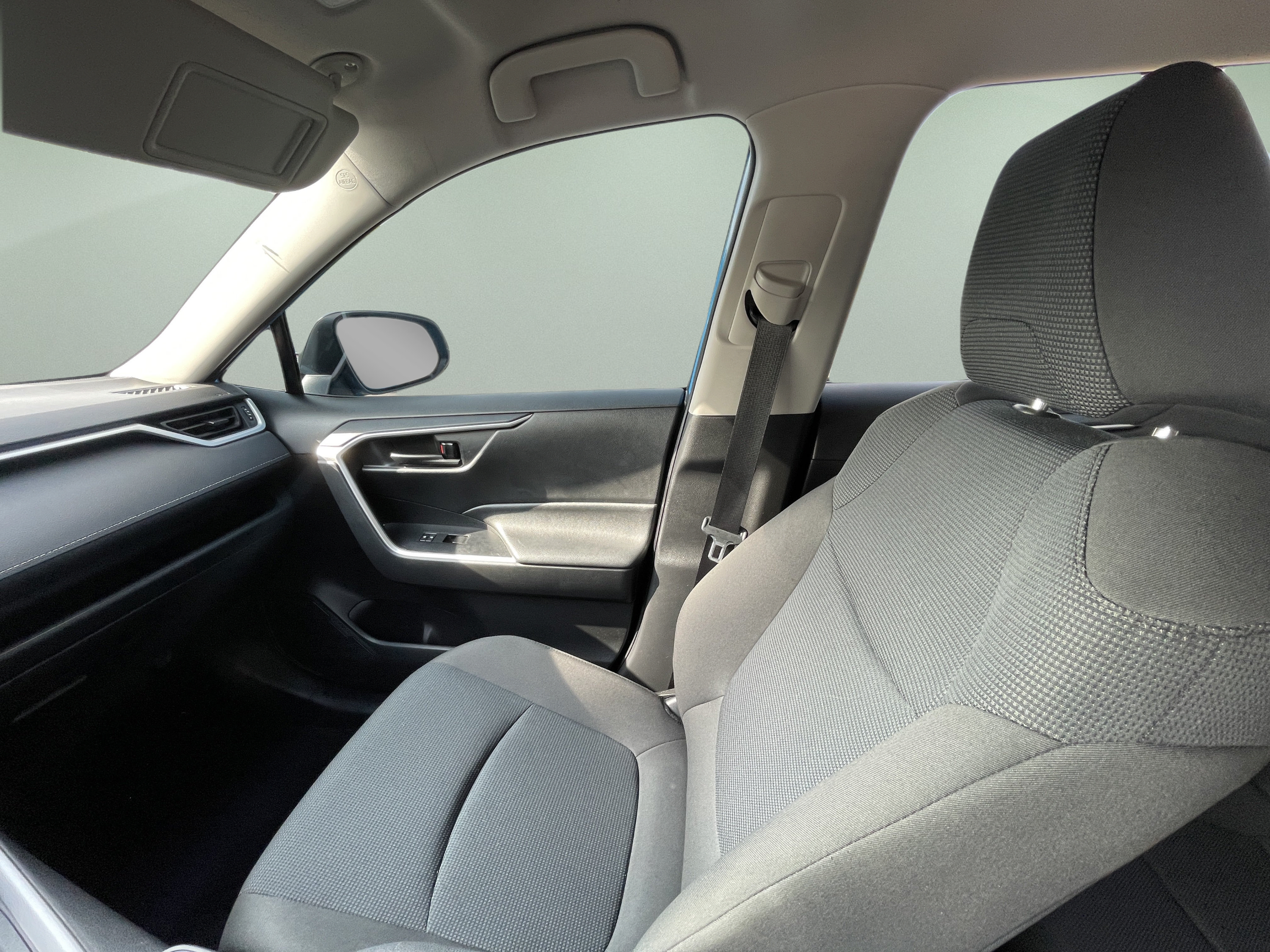 Used 2021 Toyota RAV4 LE AWD/4WD image 30