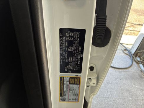 Used 2025 Kia Soul LX w/ LX Technology Package image 27