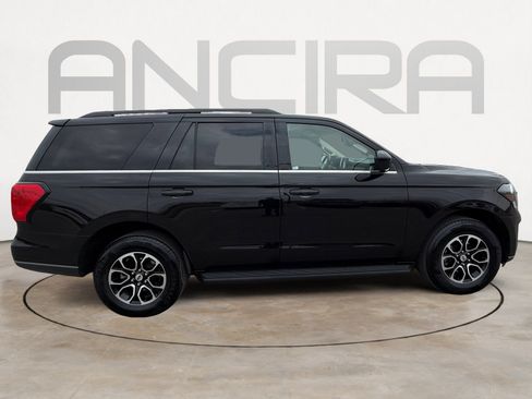 Used 2024 Ford Expedition XLT image 13