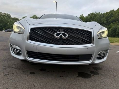 Used 2019 INFINITI Q70 L 3.7 AWD/4WD image 3