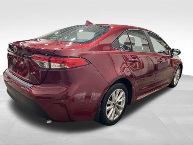 Used 2024 Toyota Corolla LE w/ LE Convenience Package FWD image 5
