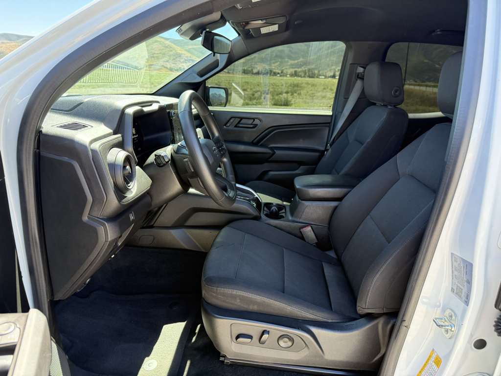 Used 2024 Chevrolet Colorado Trail Boss w/ Technology Package AWD/4WD image 16