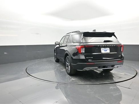 New 2026 Ford Explorer Active w/ Active Comfort Package image 5