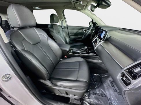 Used 2023 Kia Sorento SX AWD/4WD image 29