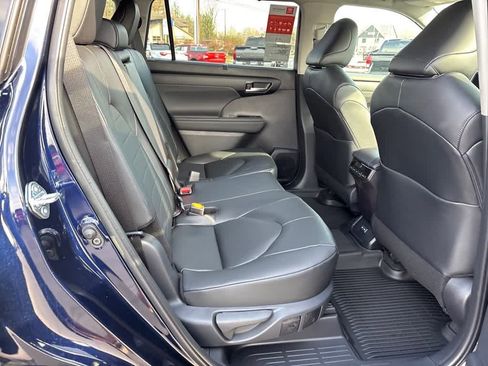 New 2026 Toyota Highlander XLE image 7