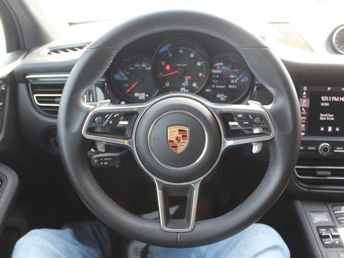 Used 2020 Porsche Macan image 6