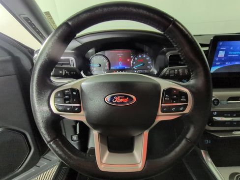 Used 2021 Ford Explorer XLT w/ Equipment Group 202A RWD image 12