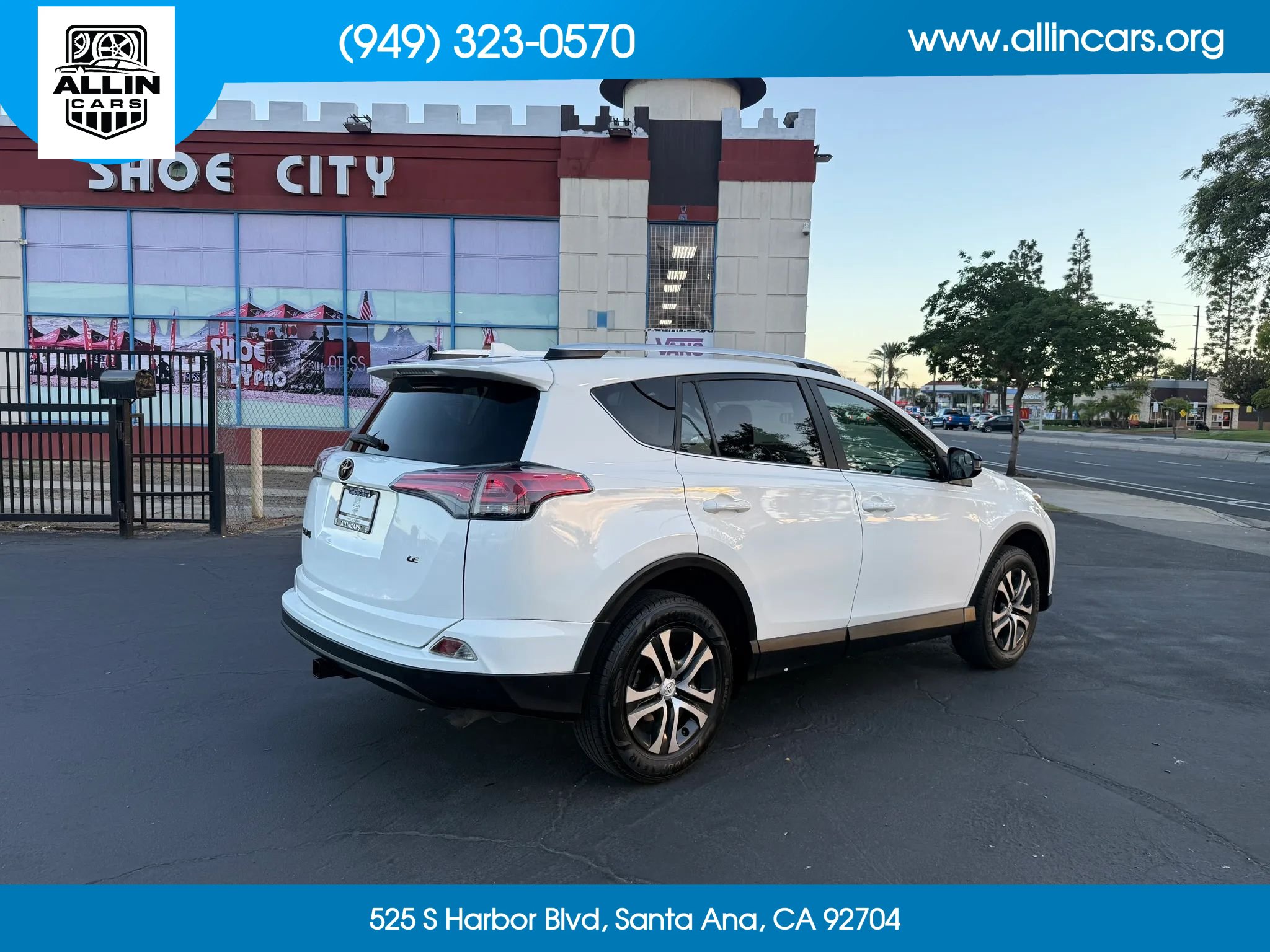 Used 2016 Toyota RAV4 LE FWD image 4