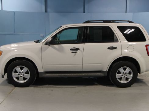 Used 2011 Ford Escape XLT w/ 201A Rapid Spec Order Code FWD image 24