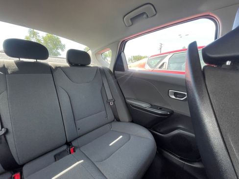 Used 2025 Kia K4 LXS image 40