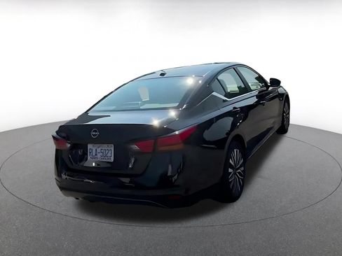 Used 2026 Nissan Altima 2.5 SV FWD image 15
