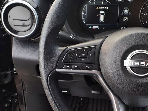 Used 2023 Nissan Kicks SV image 5