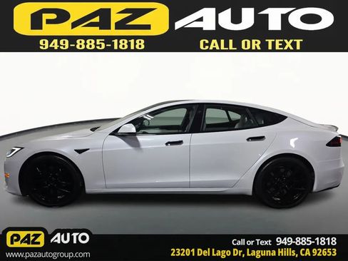Used 2022 Tesla Model S Plaid image 2