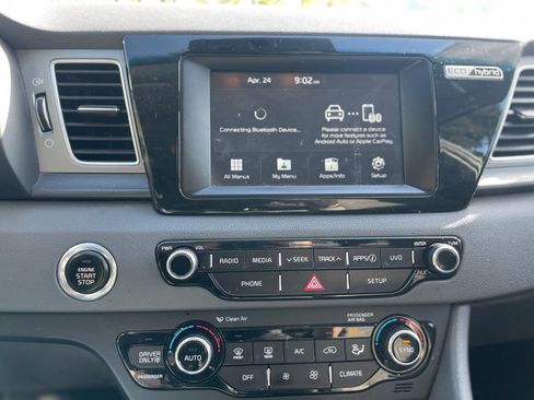 Used 2018 Kia Niro LX FWD image 18