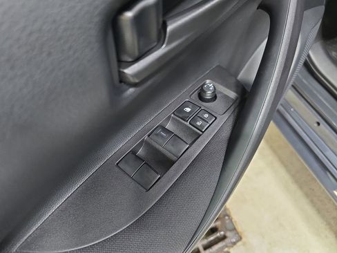 Used 2025 Toyota Corolla LE FWD image 27