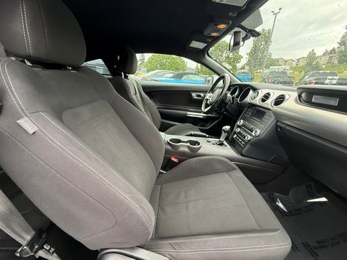 Used 2019 Ford Mustang GT w/ Black Accent Package RWD image 6