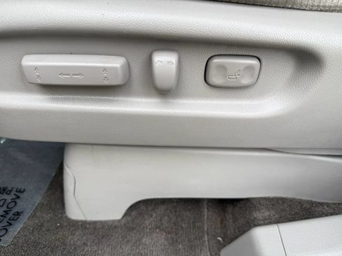 Used 2012 Honda Odyssey EX image 18