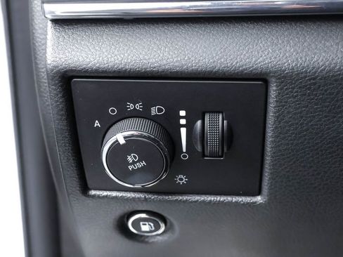 Used 2022 Jeep Grand Cherokee Limited image 18