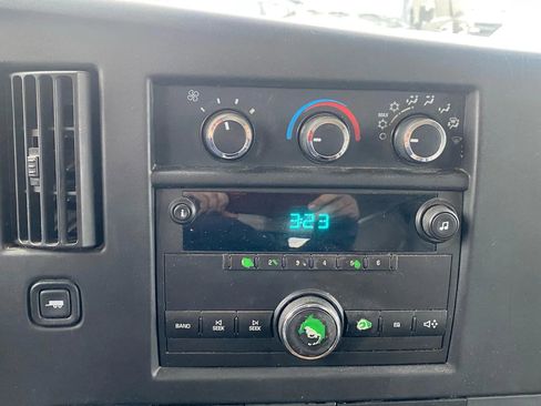 Used 2014 Chevrolet Express 1500 image 29