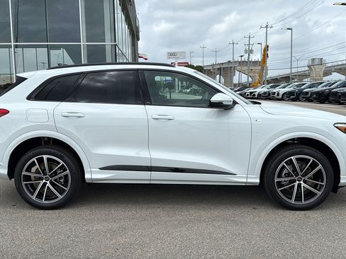 New 2026 Audi Q5 Premium Plus AWD/4WD image 2