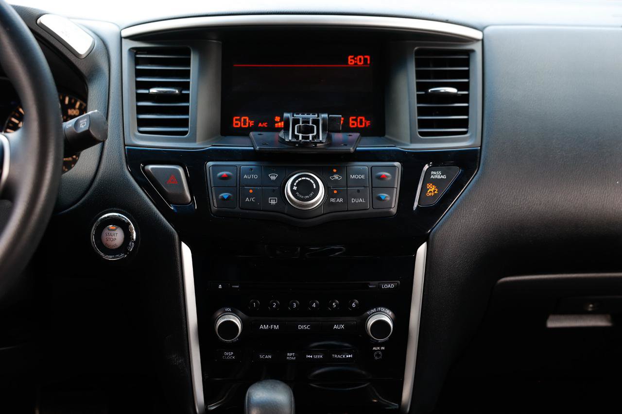 Used 2014 Nissan Pathfinder S FWD image 36